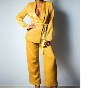 NWT Boutique Satin Tuxedo Suit Robe Jacket Pants Set Mustard Yellow & Neon